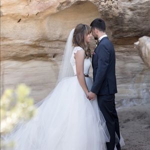 Blush by Hayley Paige Wedding Dress Sunny Gown